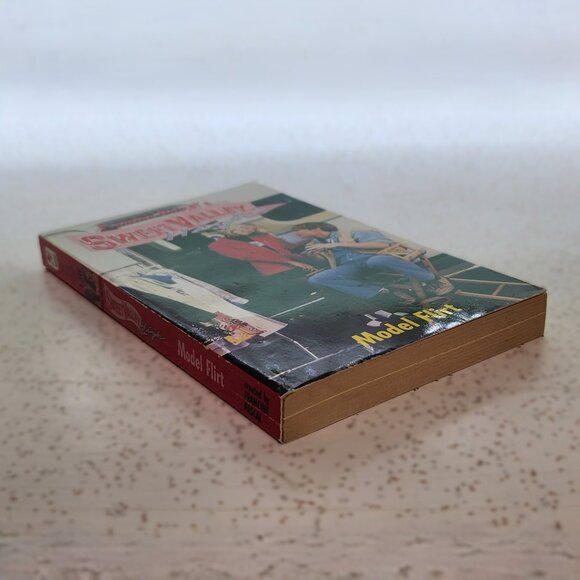 Sweet Valley High #130 Model Flirt - Picture 3 of 5